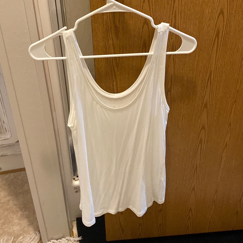Loose white xs tank